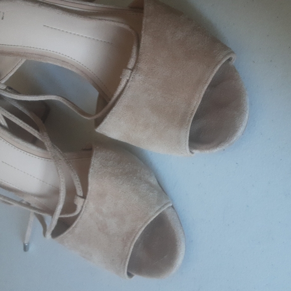 Gianni Bini Suede Strappy Chunk Heel Sandals Sz 10 M - Picture 2 of 7